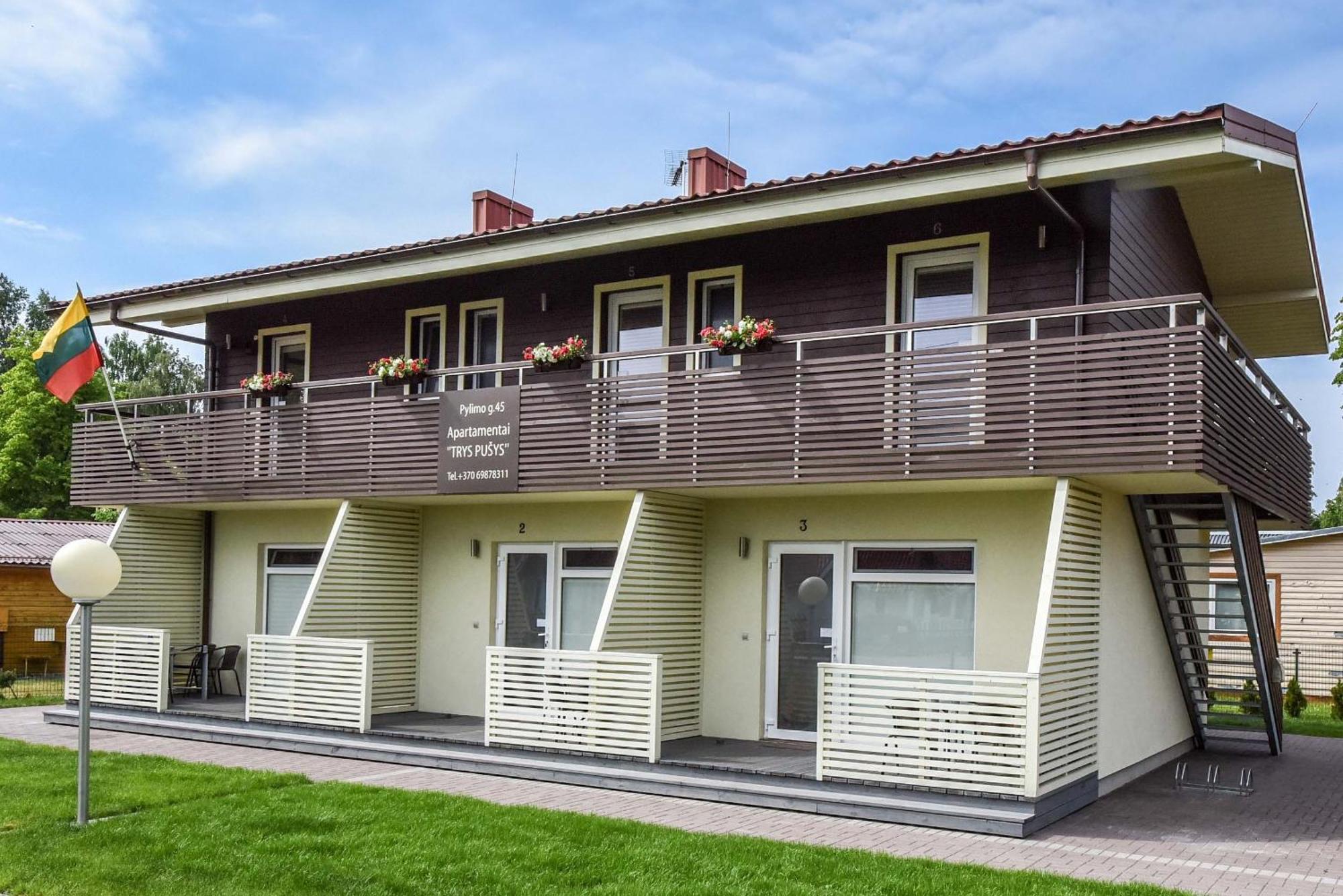 Apartamentai Trys Pusys Šventoji Esterno foto