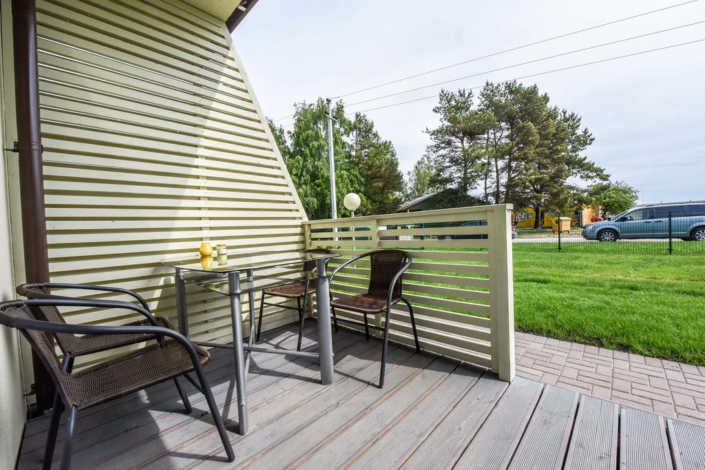 Apartamentai Trys Pusys Šventoji Esterno foto