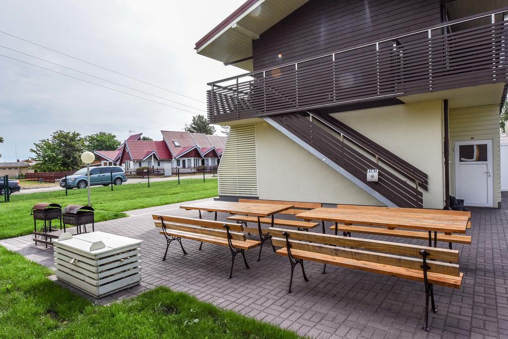 Apartamentai Trys Pusys Šventoji Esterno foto